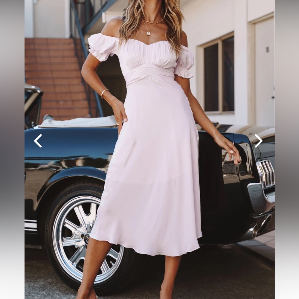 NWT Selfie Leslie Linka Off-Shoulder Tie Back Midi Dress. Light Lilac . Size S